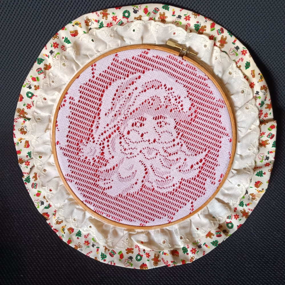 Vintage Christmas Santa Claus Lace Wood Hoop Stitch Country Fabric Primitive